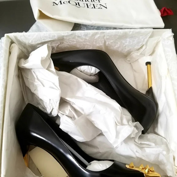 **Sold**NWT Alexander McQueen pumps heels size 38.5 - Picture 4 of 7